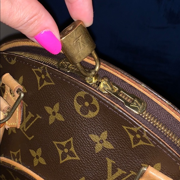 Purse - Picture 8 of 16